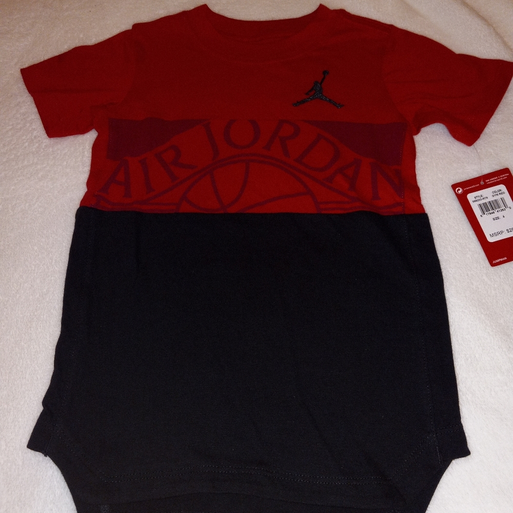 Boys Jordan Shirt Size 4